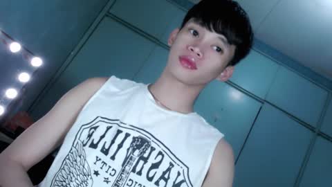 Snapshot of givemethrillx chatting on April 2026 01:27:02 AM givemethrillx online show from April 2026 01:27:02 AM