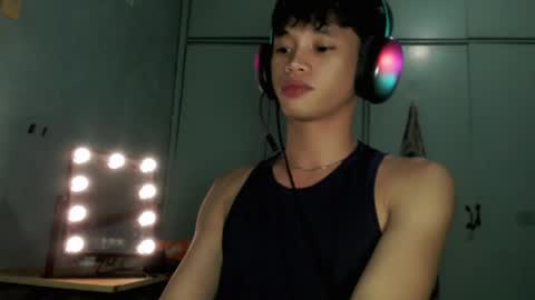 Snapshot of givemethrillx chatting on April 2026 07:18:02 PM givemethrillx online show from April 2026 07:18:02 PM