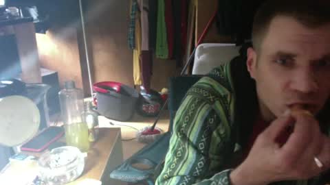 Snapshot of gizmomaster chatting on June 2026 04:16:02 PM dutch rave guy c2c dutch online show from June 2026 04:16:02 PM