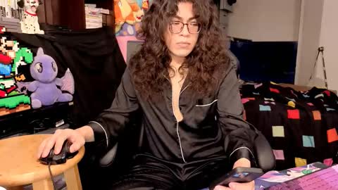 Snapshot of glaceon9 chatting on December 2025 12:51:01 AM glaceon9 online show from December 2025 12:51:01 AM