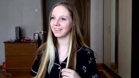 Snapshot of gladissoter chatting on February 2026 04:35:02 AM Violetta online show from February 2026 04:35:02 AM