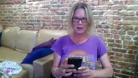 Gwendolyn online show from May 2026 03:35:02 AM