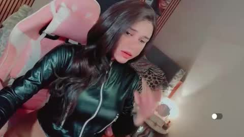 Snapshot of glamorous_queen chatting on May 2026 03:57:02 AM AYANAH online show from May 2026 03:57:02 AM