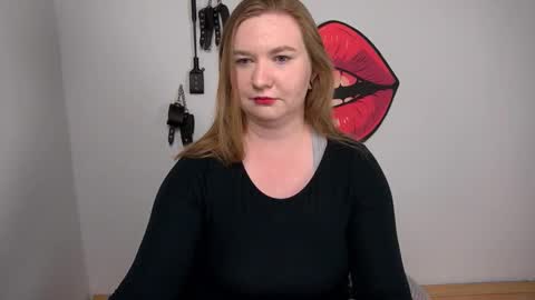 Snapshot of glamorousnikki chatting on October 2025 03:56:02 PM Nikki online show from October 2025 03:56:02 PM