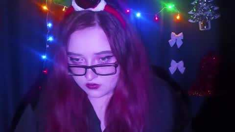 Snapshot of glamour_rebel chatting on December 2025 01:17:01 PM glamour_rebel online show from December 2025 01:17:01 PM