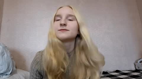 Snapshot of glennabeem chatting on April 2026 02:47:02 PM Laura online show from April 2026 02:47:02 PM