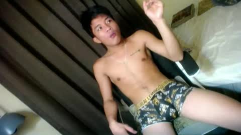 Snapshot of glenndou_daxs chatting on September 2025 02:55:02 PM glenndou_daxs online show from September 2025 02:55:02 PM