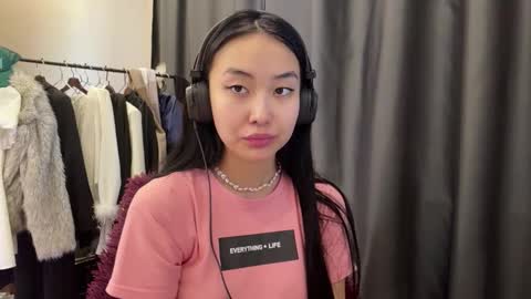 Mia online show from March 2026 10:54:02 AM