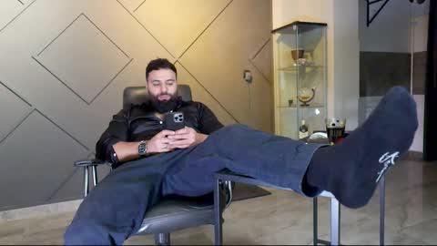 Matthew .. for short call me Matt online show from February 2025 01:40:02 AM