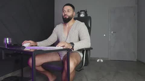 Matthew .. for short call me Matt online show from October 2025 06:32:02 PM