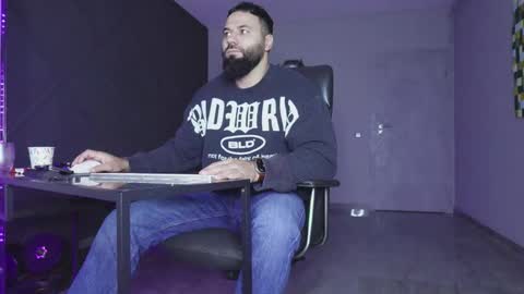 Matthew .. for short call me Matt online show from November 2025 06:46:02 AM