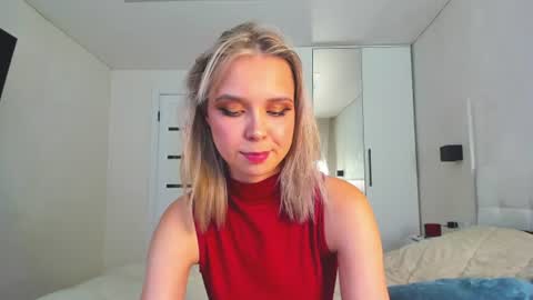 Snapshot of glitchy_doll chatting on July 2026 05:21:02 AM Sara online show from July 2026 05:21:02 AM