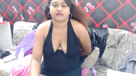 Snapshot of glitter_candy chatting on February 2025 04:40:01 PM glitter candy online show from February 2025 04:40:01 PM