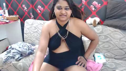 Snapshot of glitter_candy chatting on February 2025 11:54:01 PM glitter candy online show from February 2025 11:54:01 PM