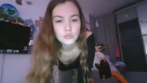 glitter_doll online show from January 2025 05:15:01 PM