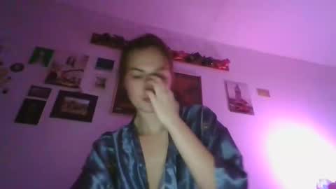 glitter_doll online show from January 2025 06:43:01 PM