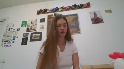 glitter_doll online show from January 2025 01:22:01 PM