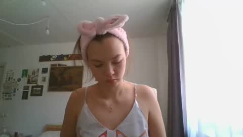 glitter_doll online show from February 2025 08:58:01 AM