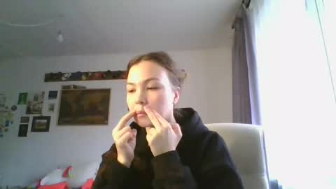 glitter_doll online show from March 2025 12:00:01 PM