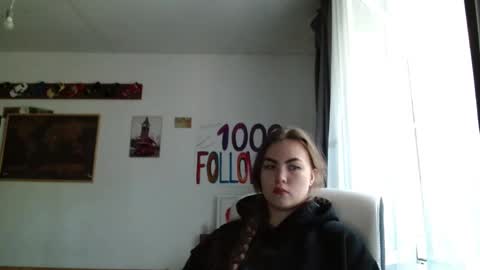 glitter_doll online show from September 2025 08:15:01 AM