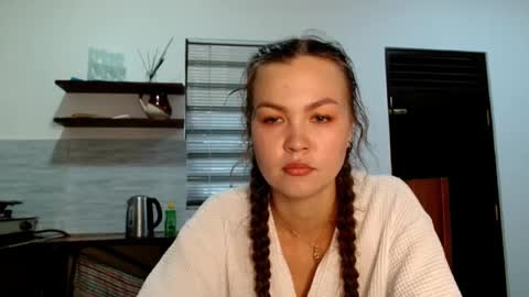 glitter_doll online show from October 2025 08:34:02 AM