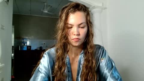 glitter_doll online show from October 2025 08:18:02 AM