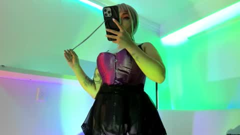 Mimi online show from February 2025 08:40:01 PM