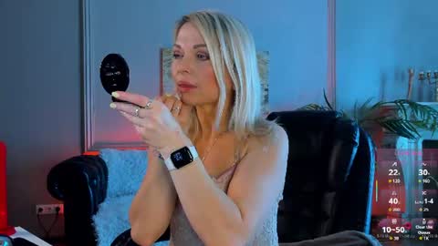 Snapshot of gloria_lovely chatting on June 2026 10:50:02 AM Gloria online show from June 2026 10:50:02 AM