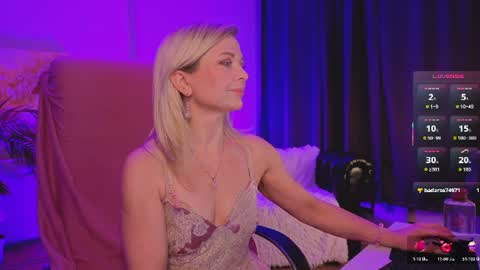 Snapshot of gloria_lovely chatting on July 2026 11:14:01 AM Gloria online show from July 2026 11:14:01 AM
