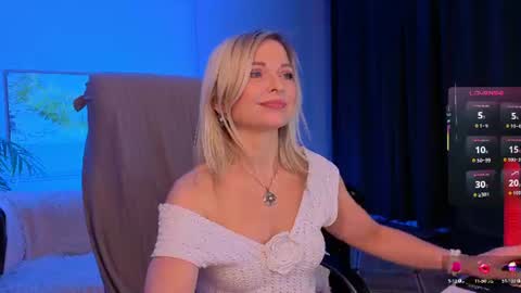 Snapshot of gloria_lovely chatting on July 2026 11:38:02 AM Gloria online show from July 2026 11:38:02 AM