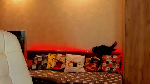 Snapshot of gloria_wood chatting on December 2024 03:54:02 PM Gloria Wood online show from December 2024 03:54:02 PM