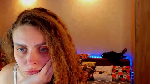 Snapshot of gloria_wood chatting on December 2024 08:55:02 PM Gloria Wood online show from December 2024 08:55:02 PM