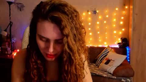 Snapshot of gloria_wood chatting on December 2024 09:58:01 PM Gloria Wood online show from December 2024 09:58:01 PM