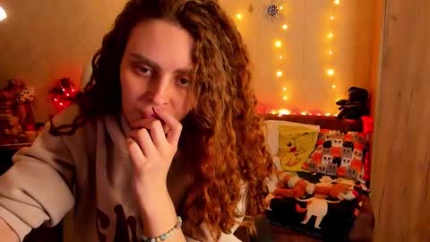 Snapshot of gloria_wood chatting on December 2024 05:44:01 PM Gloria Wood online show from December 2024 05:44:01 PM