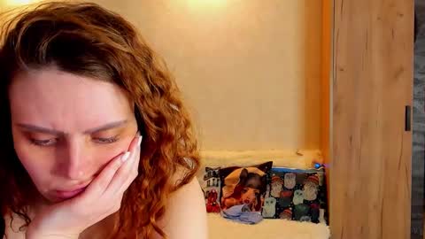 Snapshot of gloria_wood chatting on February 2025 09:10:01 PM Gloria Wood online show from February 2025 09:10:01 PM