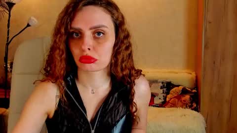 Snapshot of gloria_wood chatting on March 2025 10:31:02 PM Gloria Wood online show from March 2025 10:31:02 PM