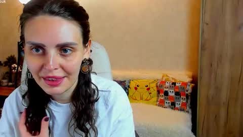 Snapshot of gloria_wood chatting on October 2025 08:18:02 PM Gloria Wood online show from October 2025 08:18:02 PM