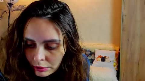 Snapshot of gloria_wood chatting on October 2025 06:07:02 PM Gloria Wood online show from October 2025 06:07:02 PM