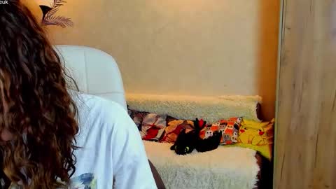 Snapshot of gloria_wood chatting on November 2025 04:50:01 PM Gloria Wood online show from November 2025 04:50:01 PM