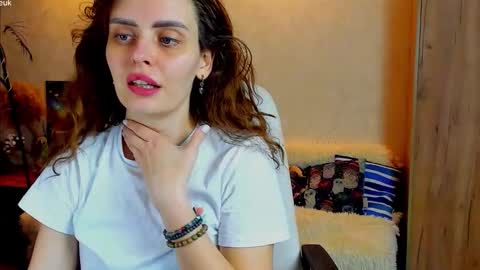 Snapshot of gloria_wood chatting on December 2025 04:58:01 PM Gloria Wood online show from December 2025 04:58:01 PM