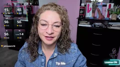 Snapshot of gloriacrespo chatting on October 2025 11:13:02 PM gloriacrespo online show from October 2025 11:13:02 PM