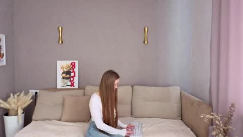 Lora online show from May 2026 06:20:02 AM