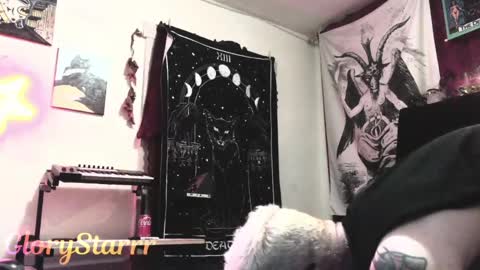 Snapshot of glorystarrr chatting on April 2026 02:27:02 AM Glory Starrr online show from April 2026 02:27:02 AM