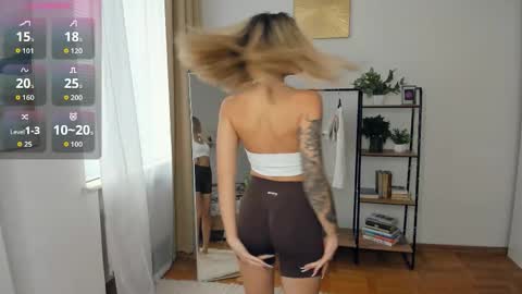 Snapshot of glossybabe_ chatting on September 2025 07:08:01 AM Cherry online show from September 2025 07:08:01 AM