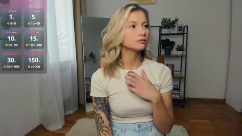 Snapshot of glossybabe_ chatting on September 2025 07:10:02 AM Cherry online show from September 2025 07:10:02 AM