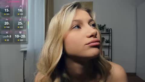Snapshot of glossybabe_ chatting on October 2025 07:39:01 AM Cherry online show from October 2025 07:39:01 AM