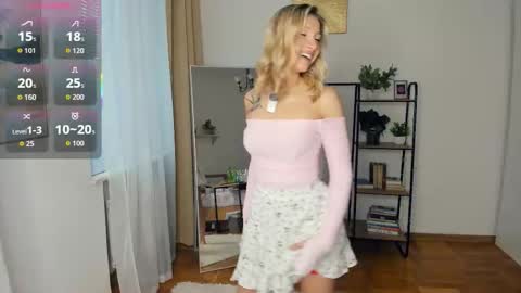 Snapshot of glossybabe_ chatting on October 2025 08:24:02 AM Cherry online show from October 2025 08:24:02 AM