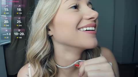 Snapshot of glossybabe_ chatting on October 2025 07:22:01 AM Cherry online show from October 2025 07:22:01 AM