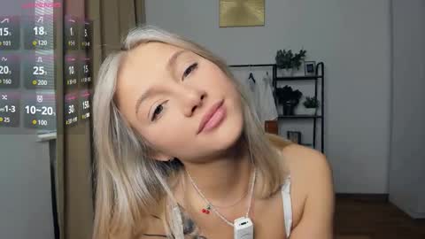 Snapshot of glossybabe_ chatting on October 2025 07:45:02 AM Cherry online show from October 2025 07:45:02 AM