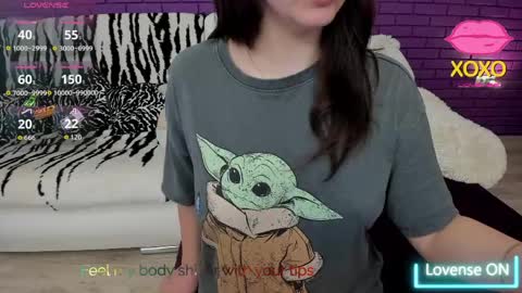 Snapshot of glowmimi chatting on April 2026 04:15:01 PM Mia online show from April 2026 04:15:01 PM